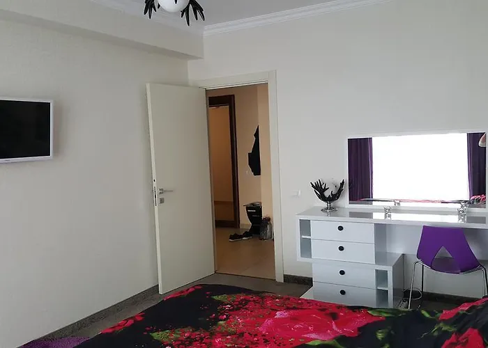 Apartment Solid House *